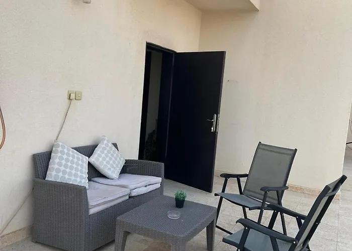 شقه عائليه بمدخل خاص